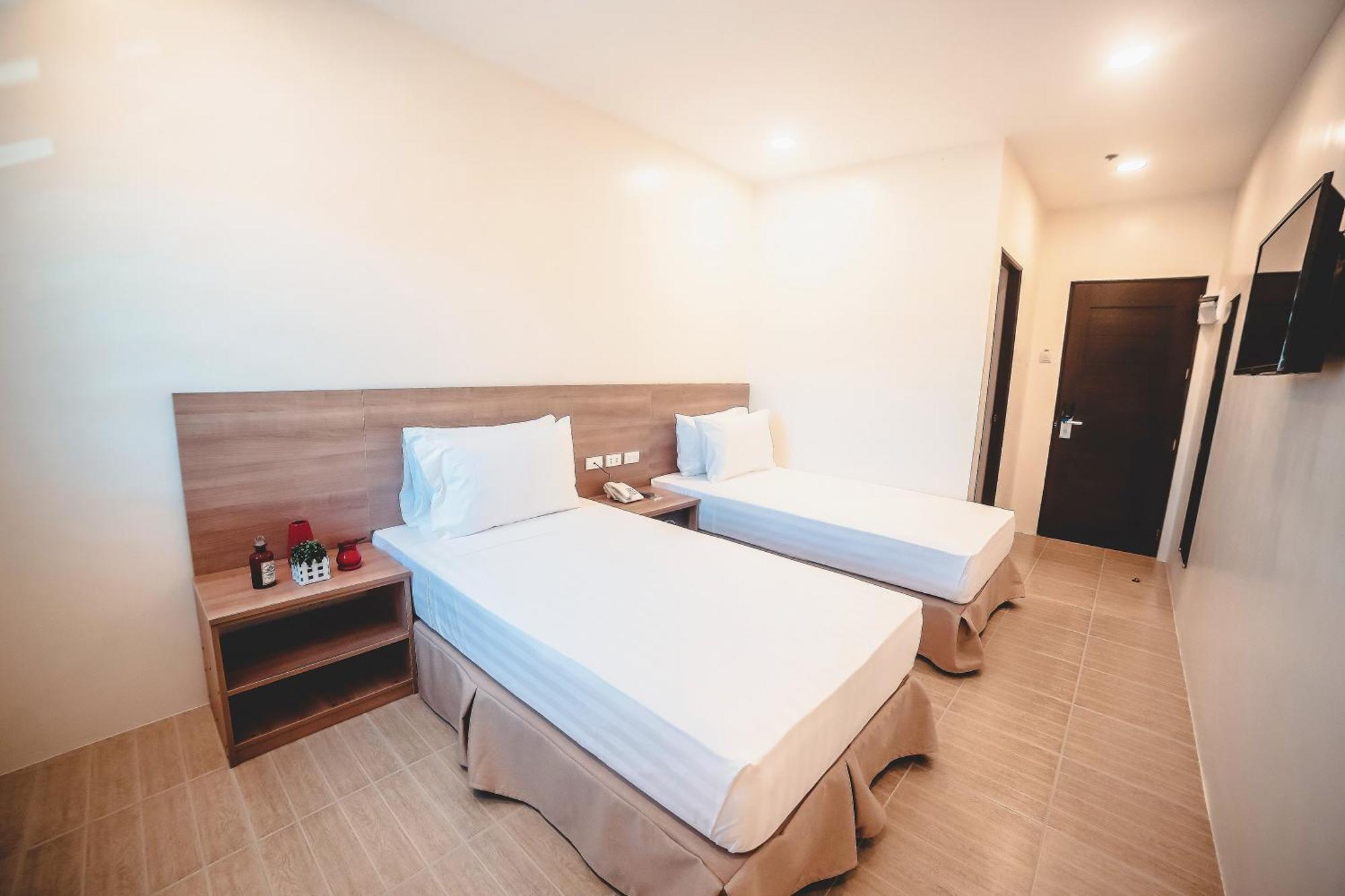 Trip Inn Near Airport Or City Center Legazpi Exterior photo