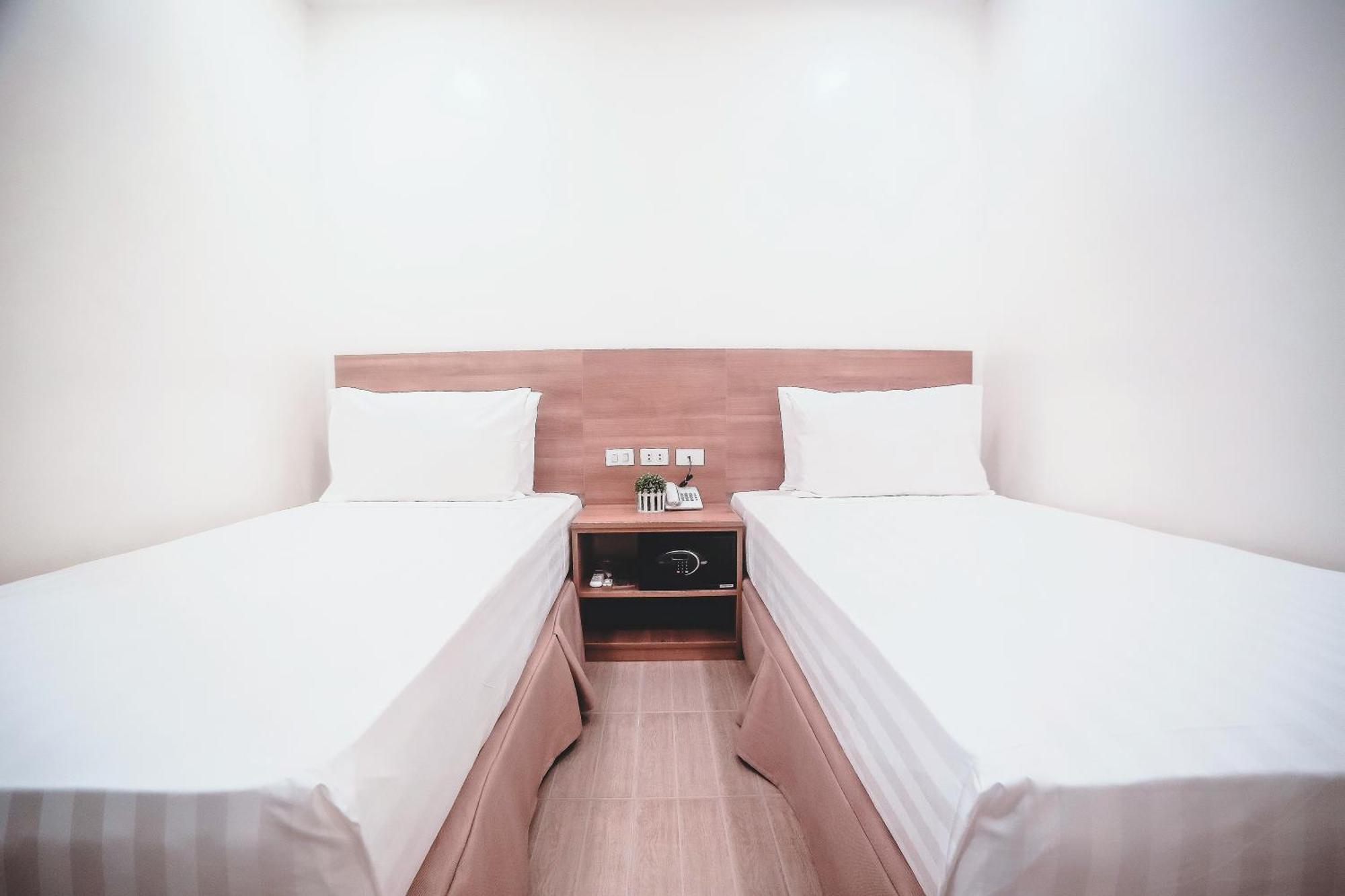 Trip Inn Near Airport Or City Center Legazpi Exterior photo